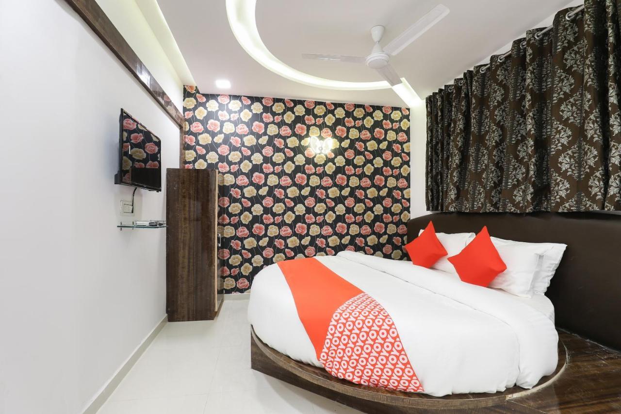 โอโย 49805 เดอะ มิดเวย์ สกาย Hotel กันตินาการ์ ภายนอก รูปภาพ